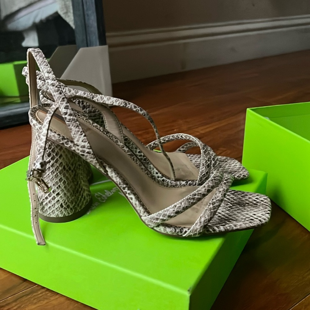 Sam Edelmam heels, size 8womens

Used twice, great condition